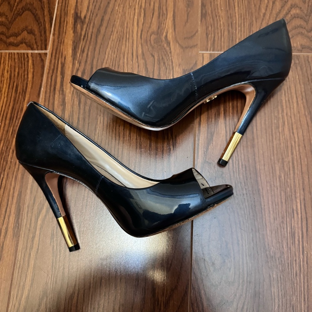 Navy Blue POUR LA VICTOIRE "Sable" Patent Leather Peep Toe Pumps 4.5" Size 7